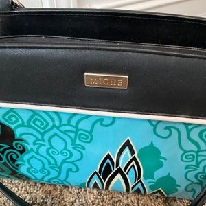 Miche Lynn purse with chain shoulder strap.  6 shells included.